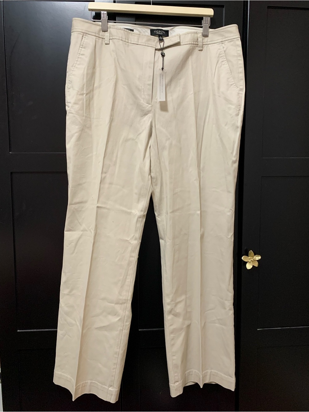 Talbots classic beige Chinos khaki - Straight Leg everyday essentials